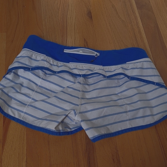 Lululemon shorts - Picture 5 of 9